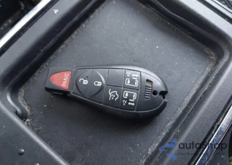 2010 Chrysler Town & Country Touring Plus из США, поврежденный, VIN 2A4RR8D11AR381051